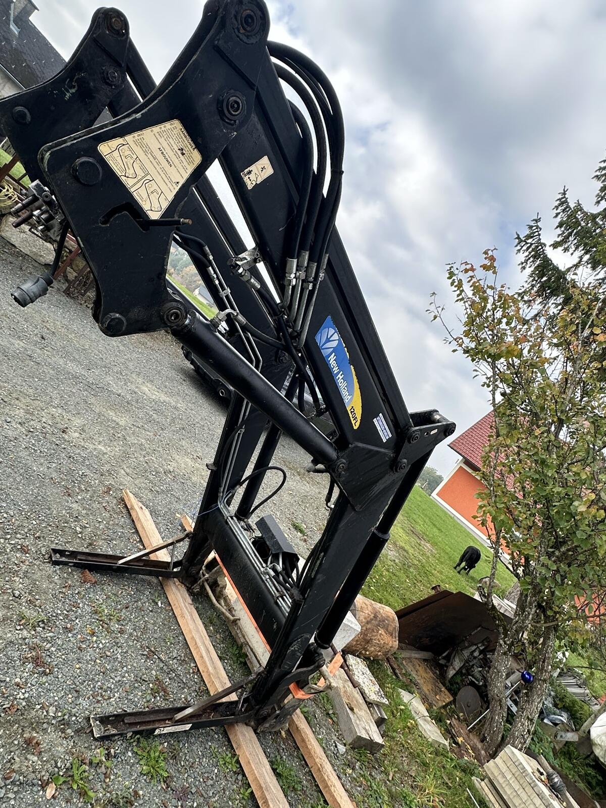 New Holland Frontlader Stoll 3