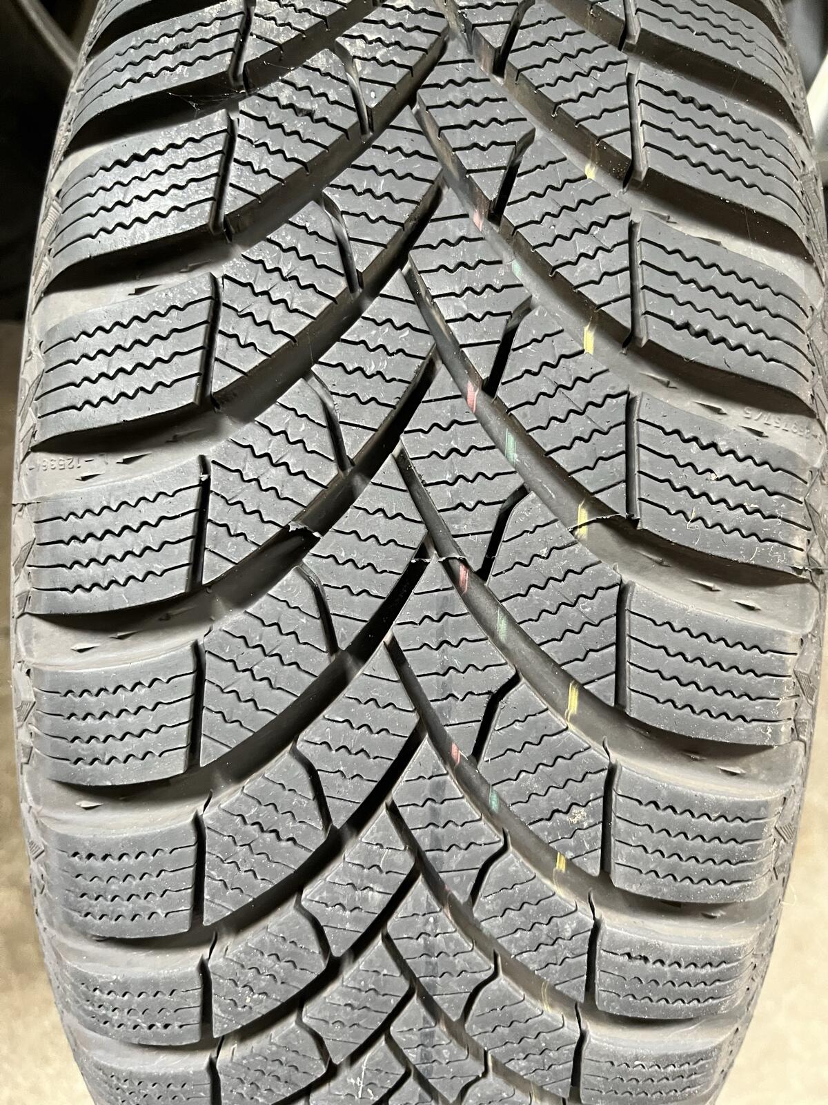 Winterreifen 195/65 R15 1