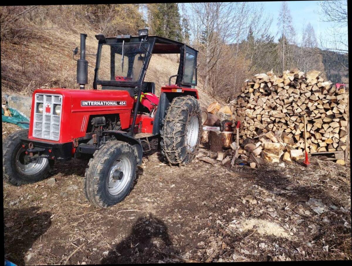 Traktor IHC 454 1