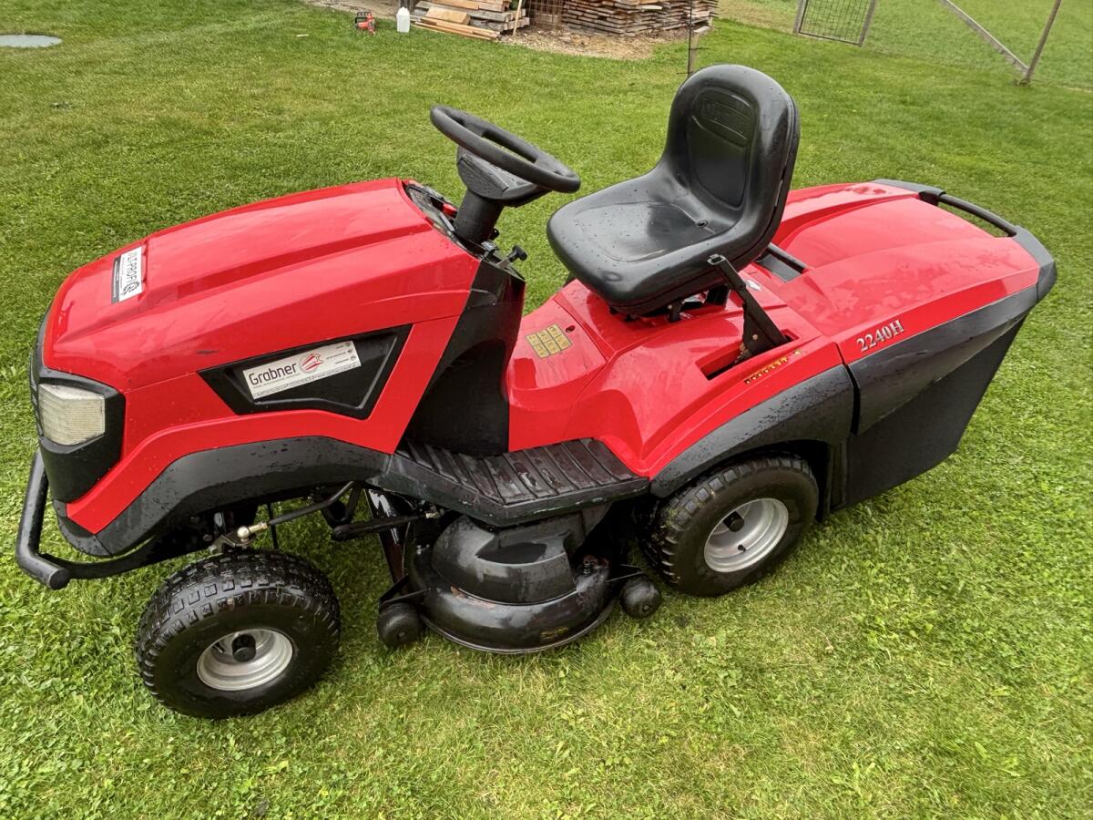 Rasentraktor Mountfield 1