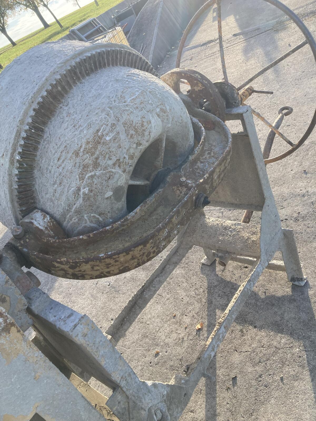 Mischmaschine / Betonmischmaschine 2