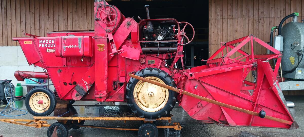 MF Mähdrescher 1