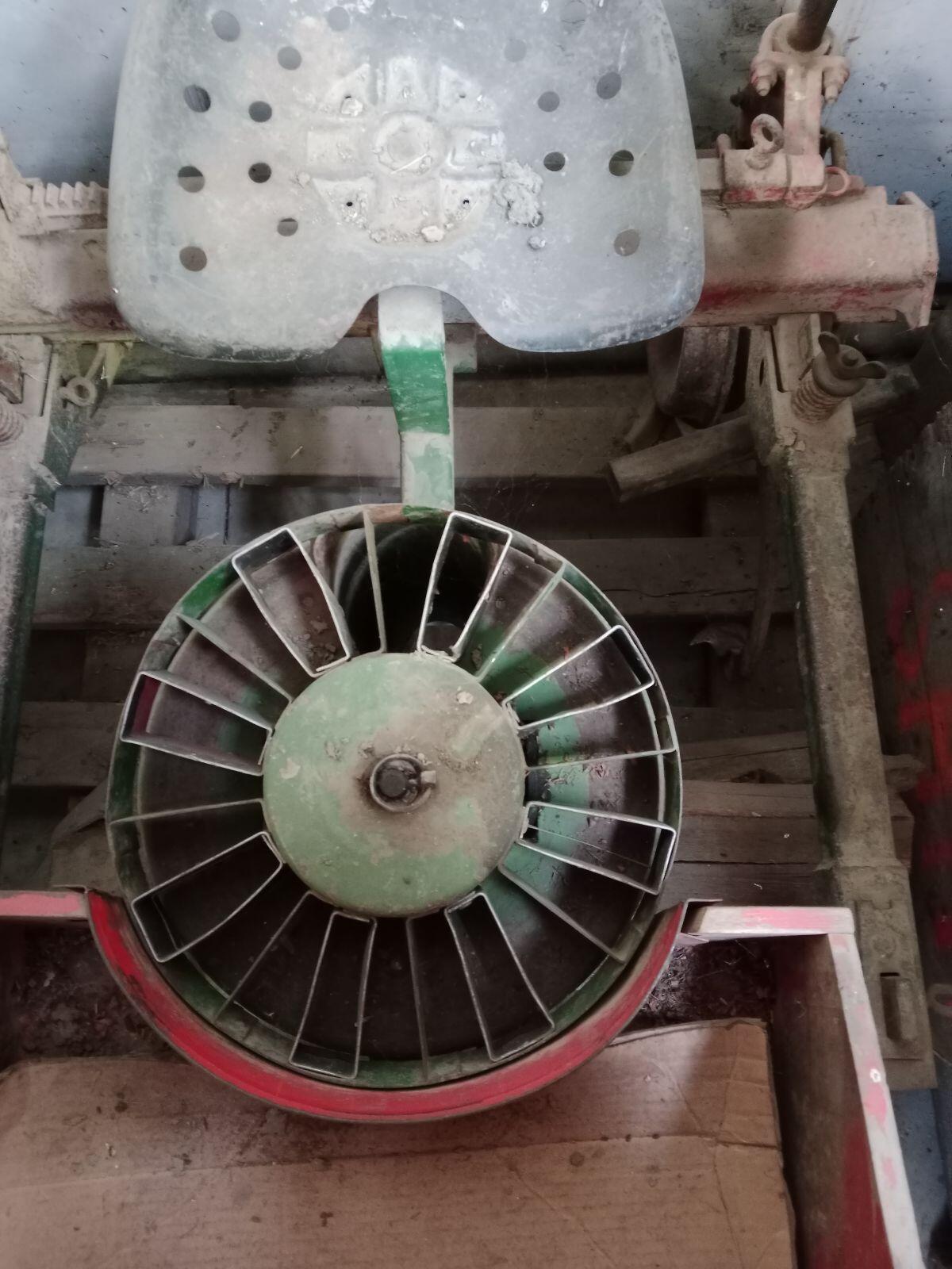 Zwiebelsetzmaschine 1