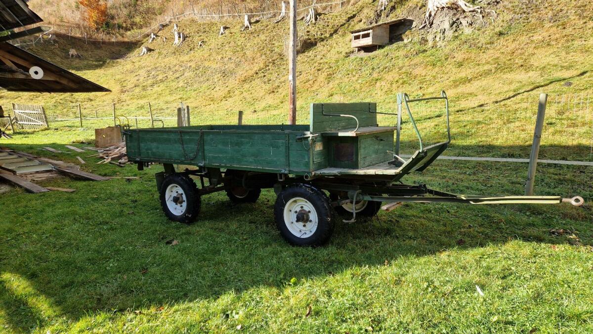 Traktoranhänger Gummiwagen 1