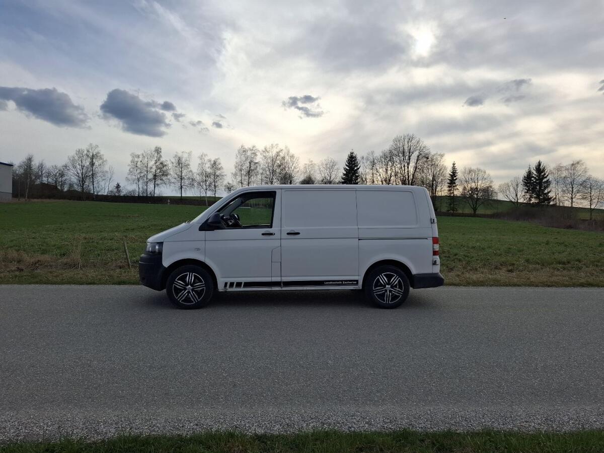 VW T5 Transporter 2