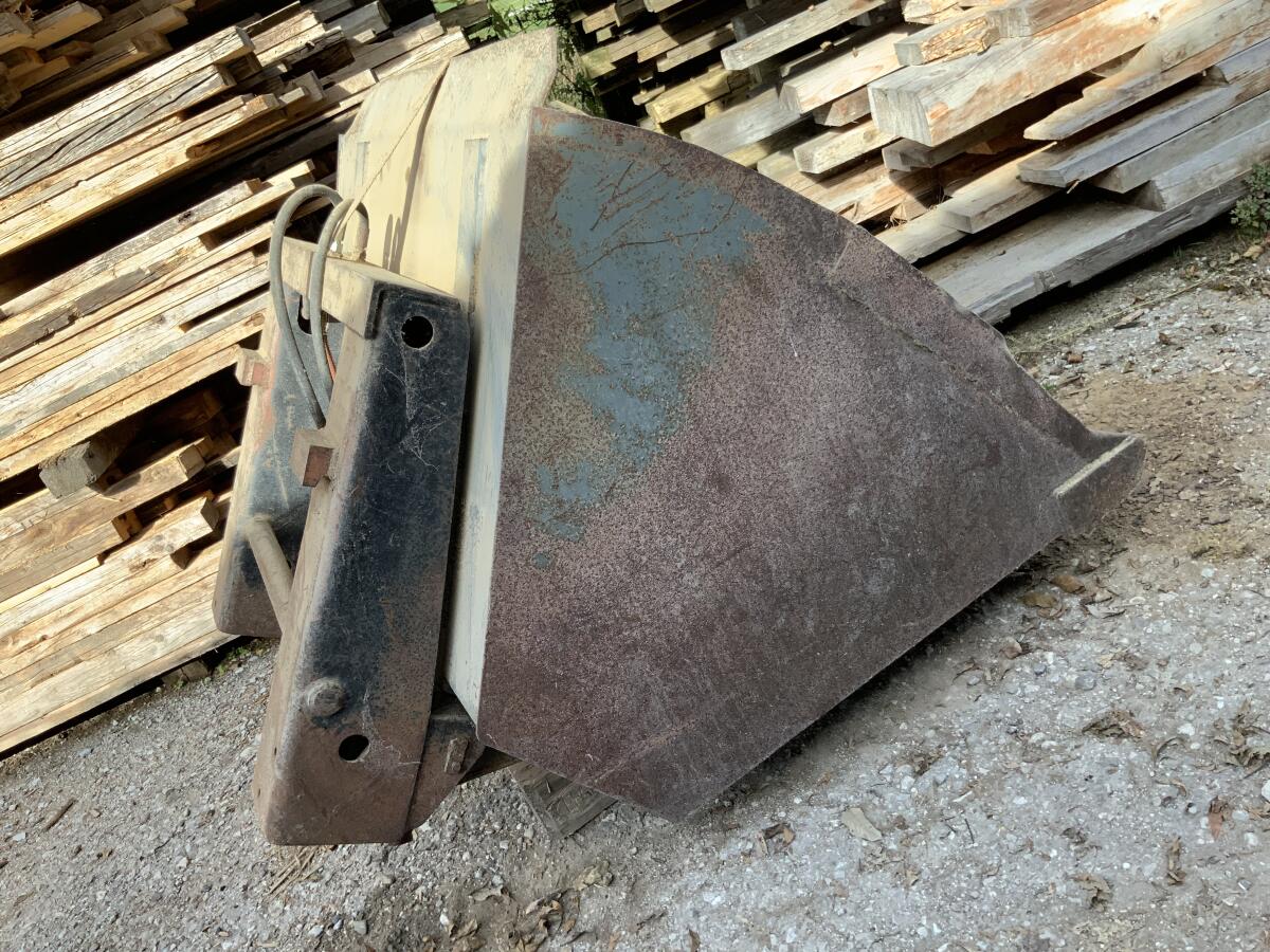 Hydraulisch kippbare Schaufel 3