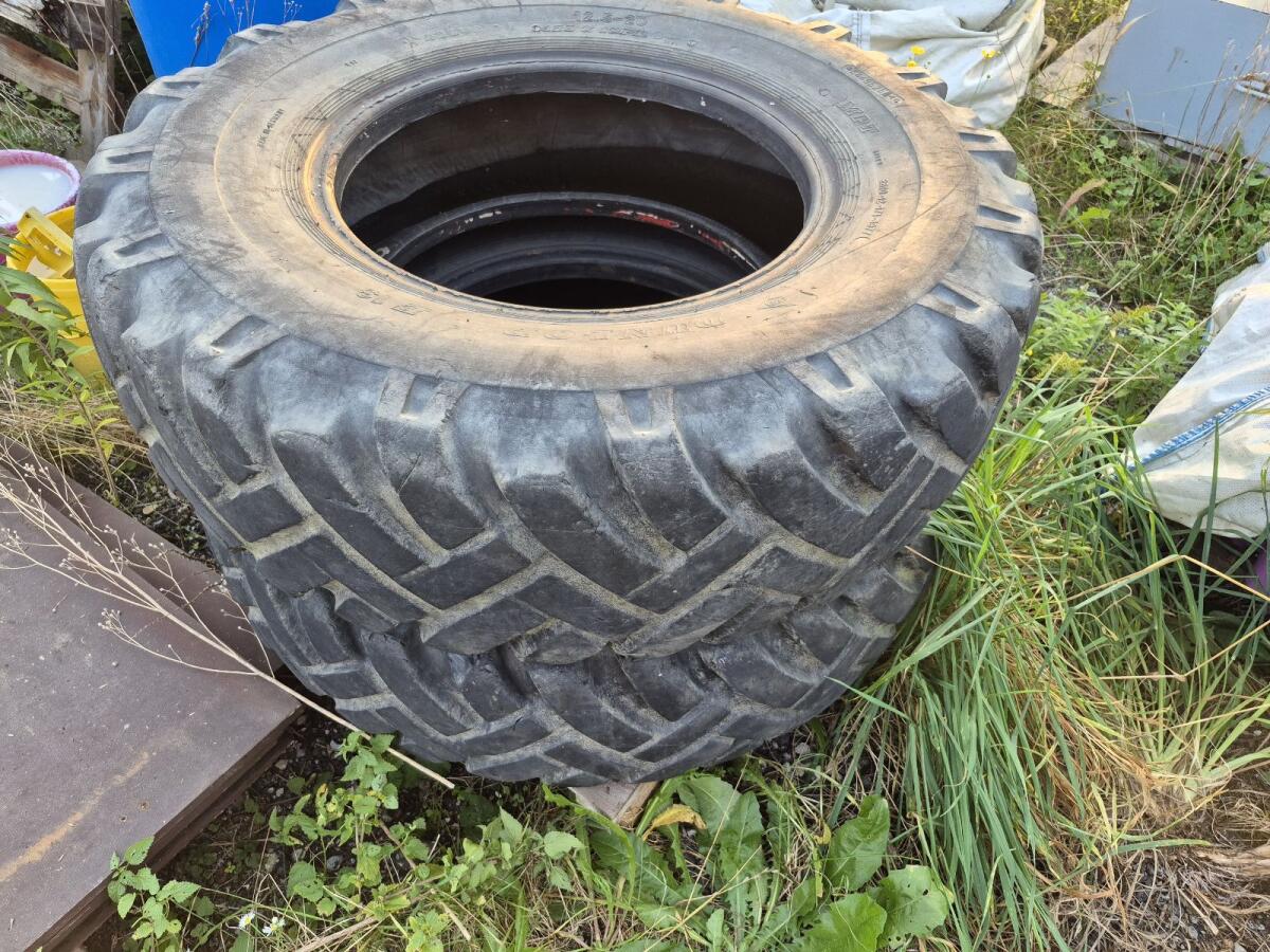 Reifen 12.5-20 335/80R20 1