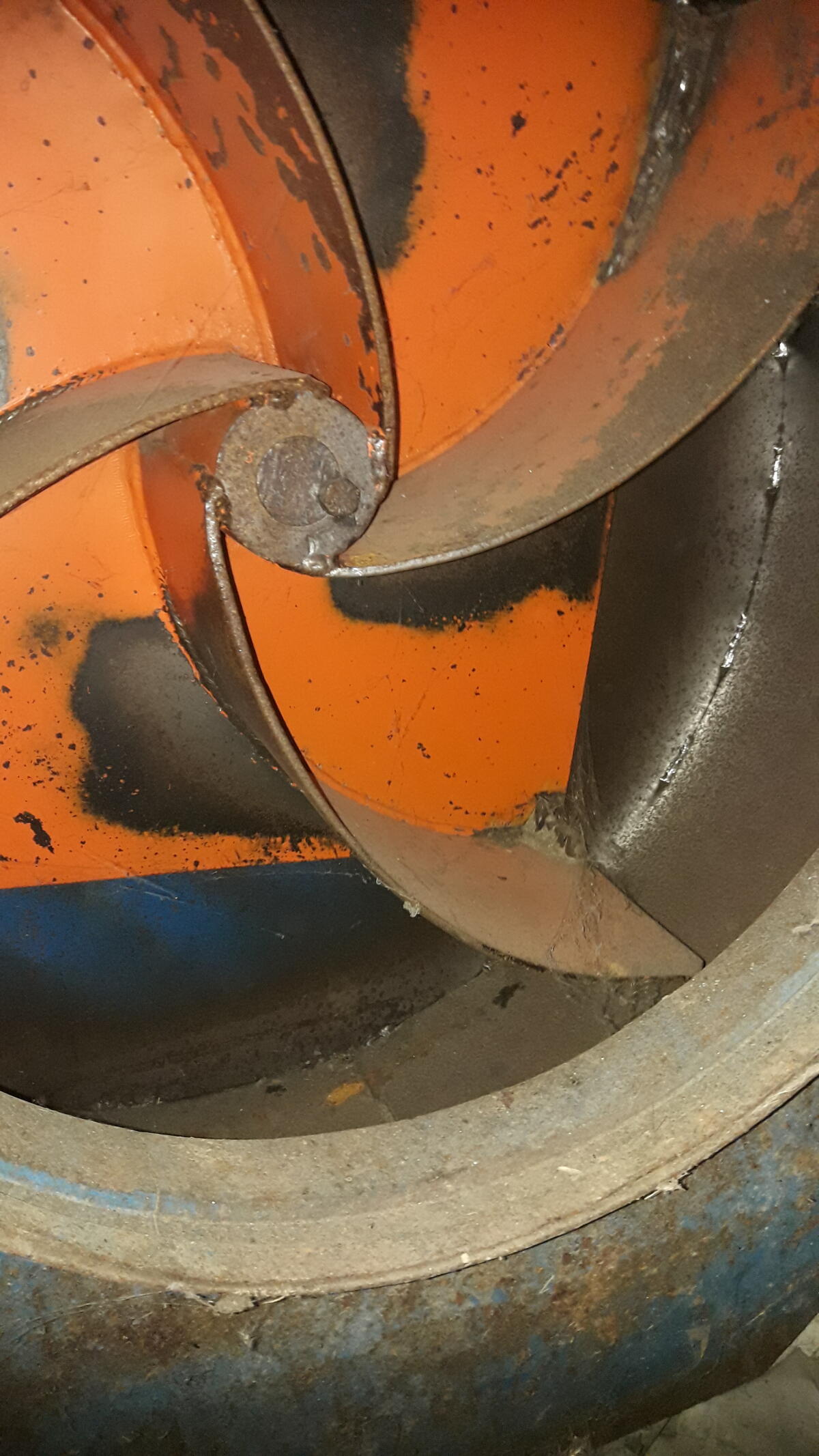 15 PS E-Motor mit Gebläse 2