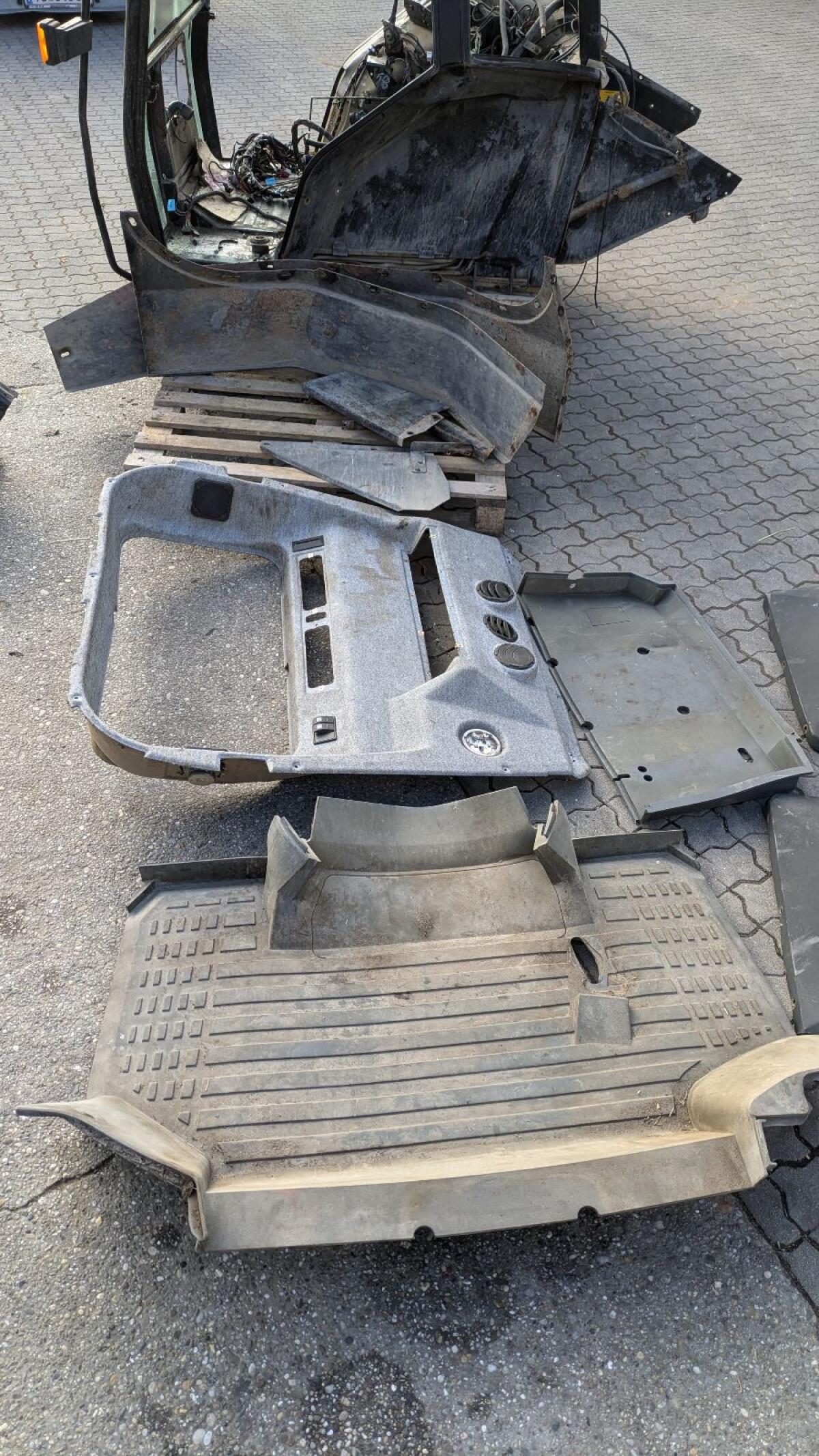 Kabine von MF 6200 oder 4200 Serie 3