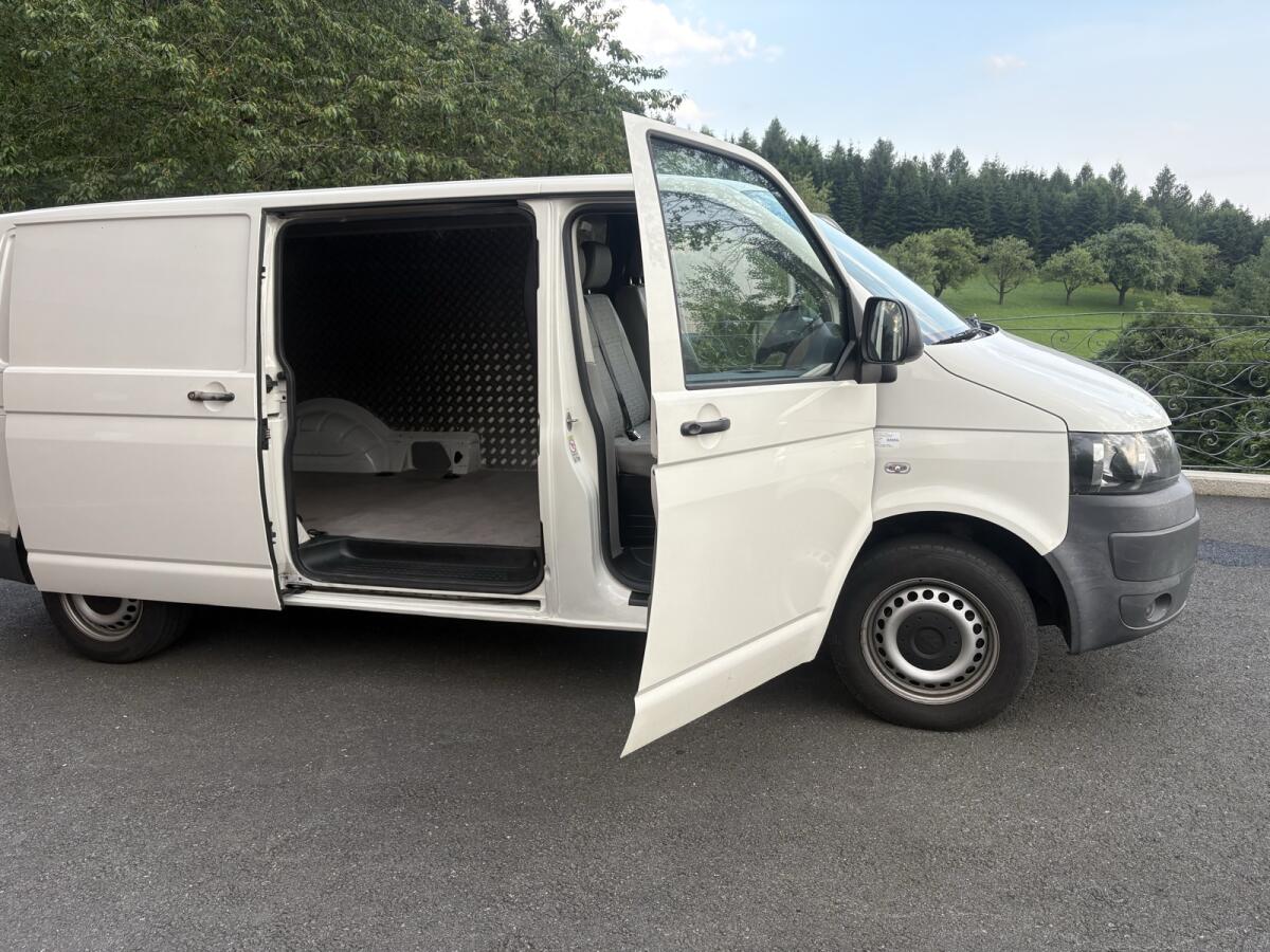 VW Transporter T5 LR 2,0 TDI 3