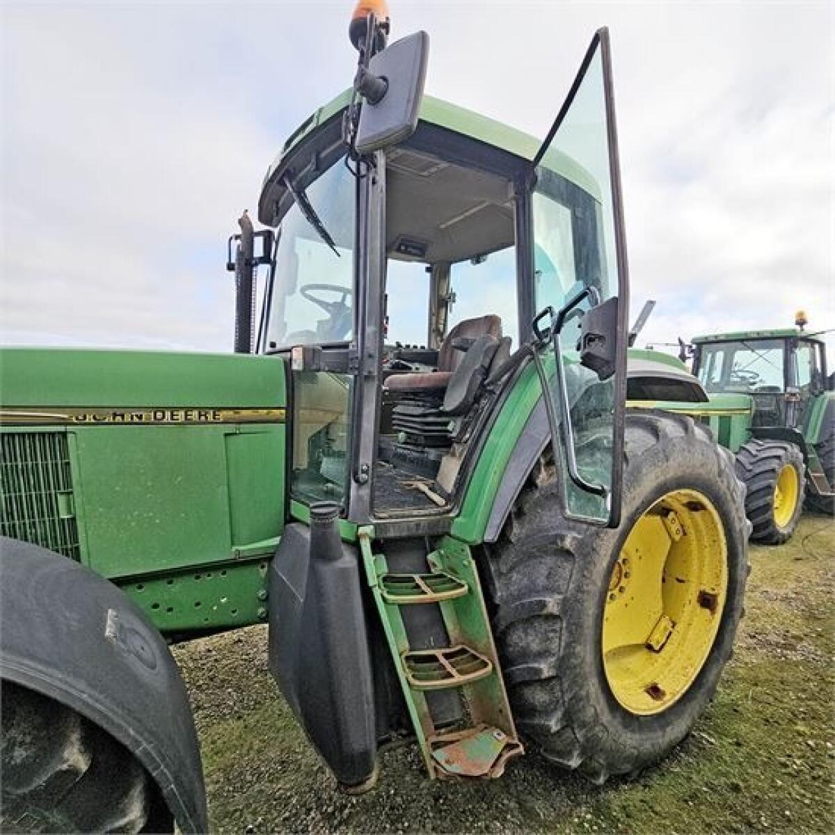 John Deere 6900 2