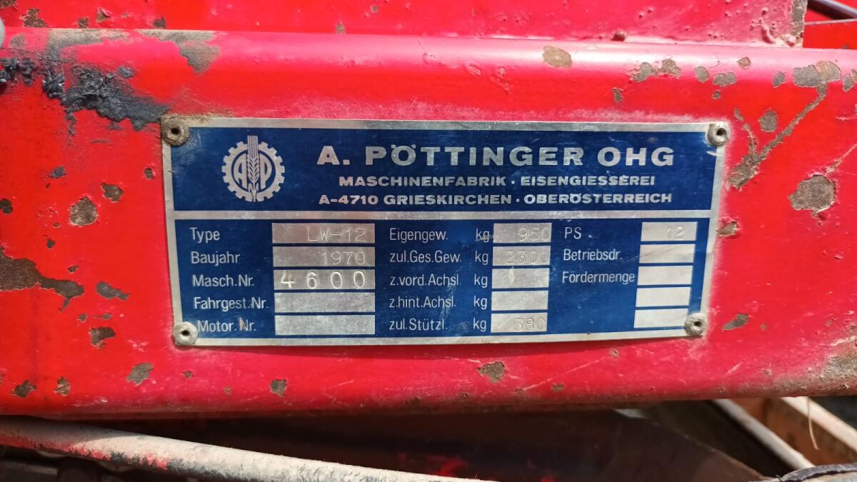 Pöttinger Ladewagen 2