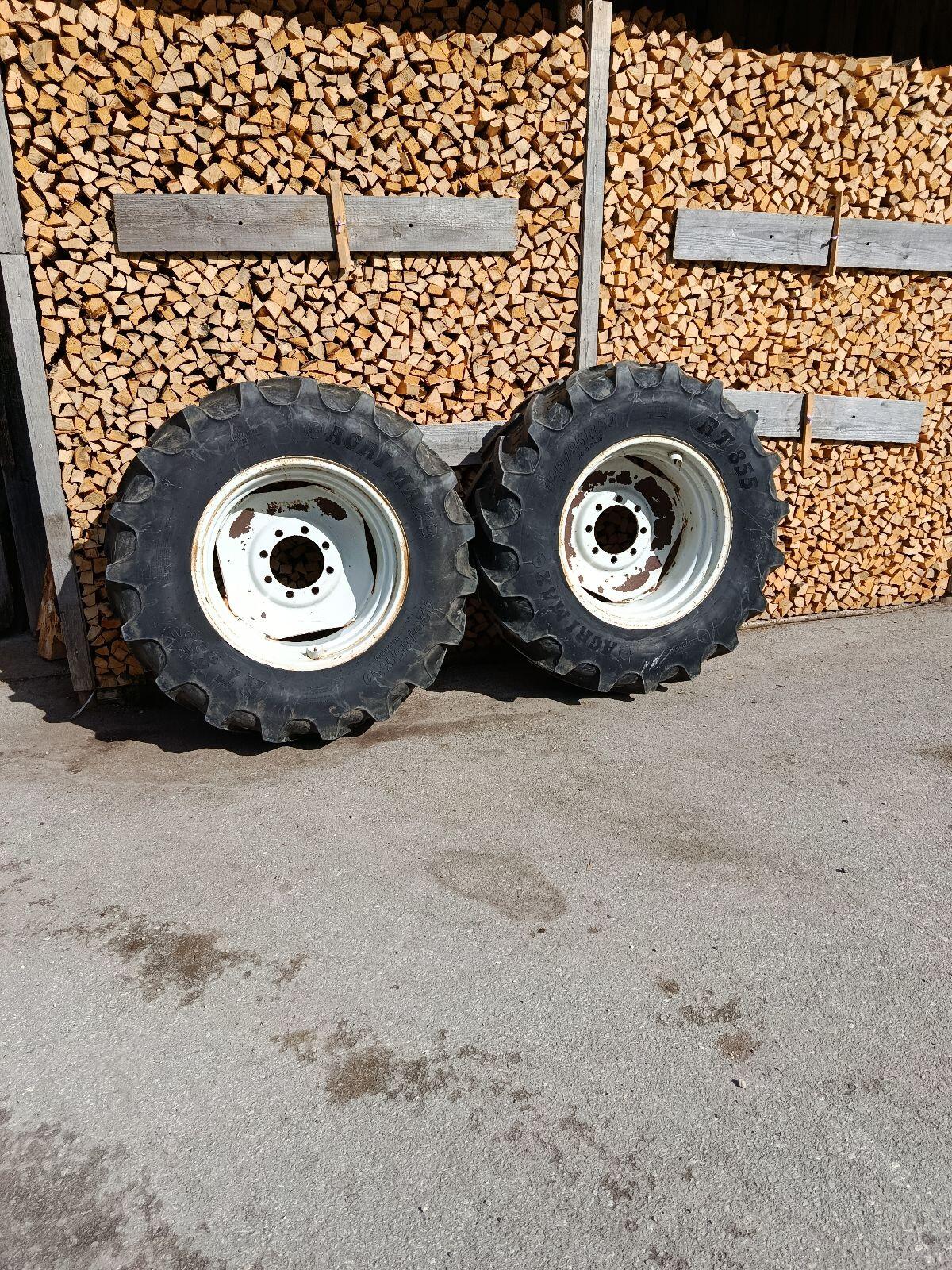 Reifensatz 420/85 R30, 405/70 R20 2