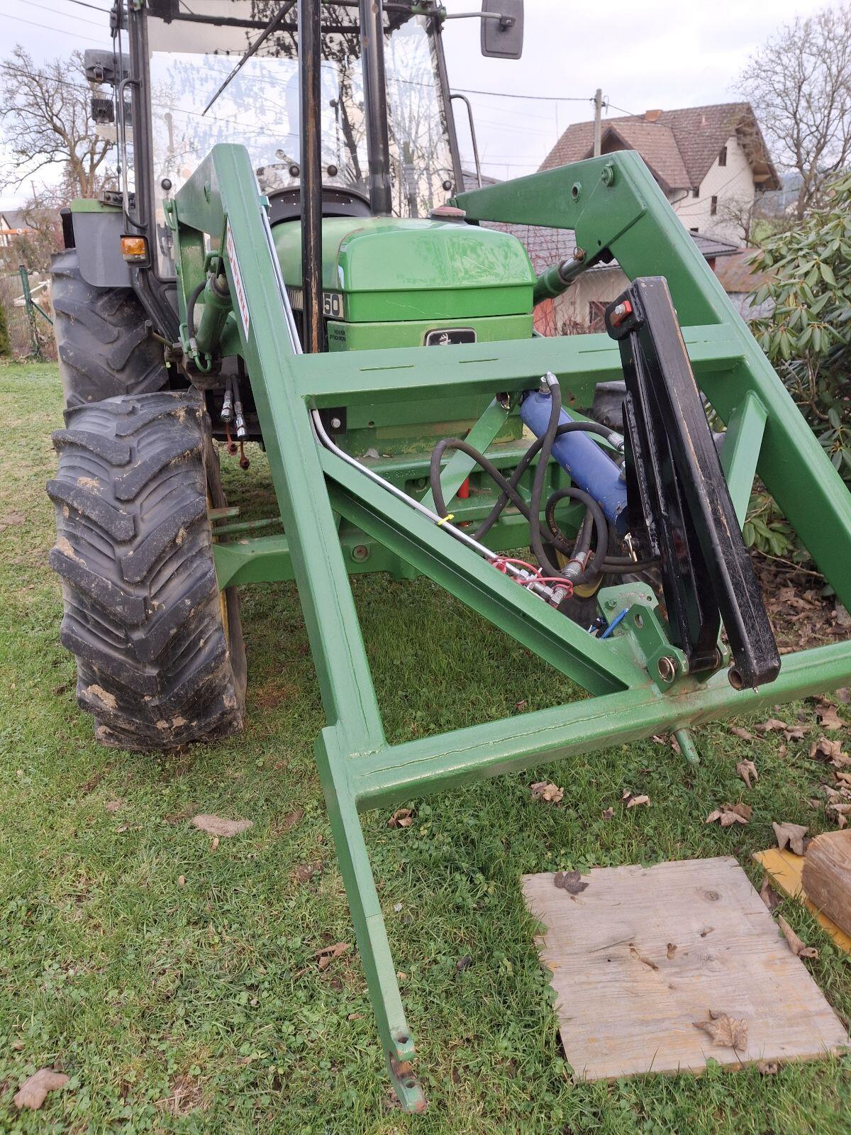 John Deere 1950 2