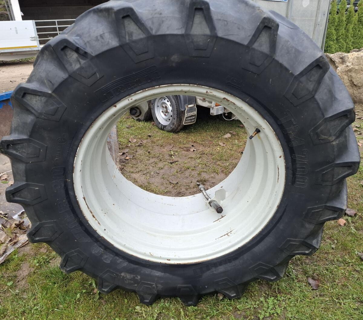 Zwillingsreifen 420/70R30 3