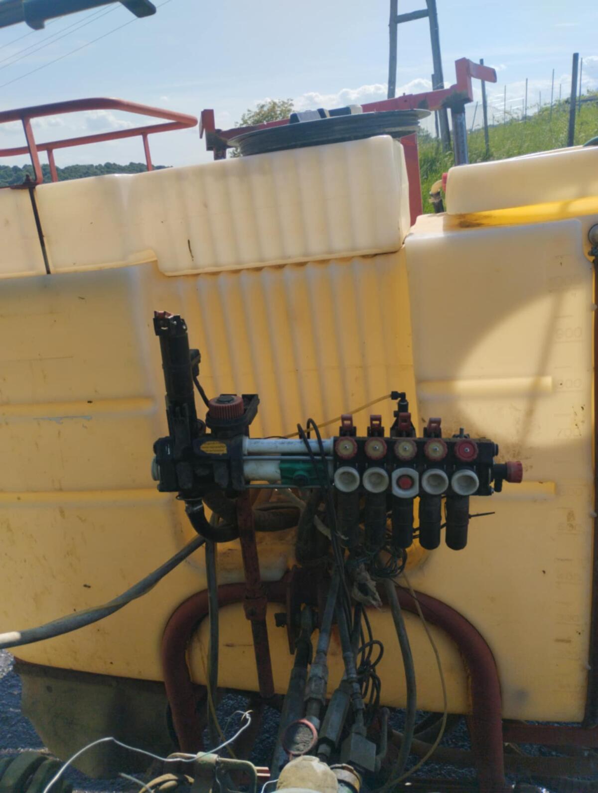 Holder Spritzensteuerblock für 5 Teilbreiten 2