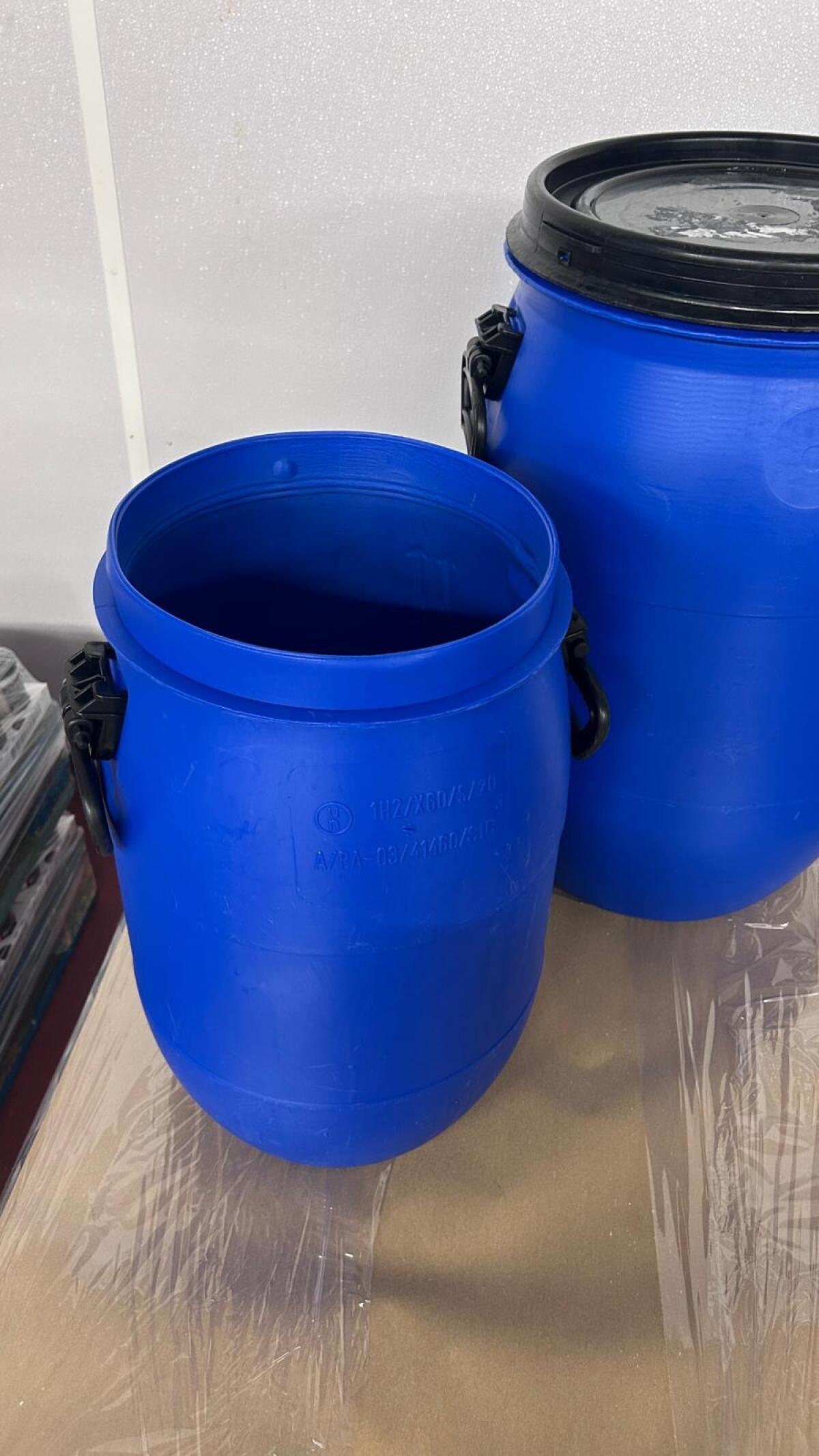 Kunststofffässer 30 l & 60 l – mit Deckel und Spannring 3