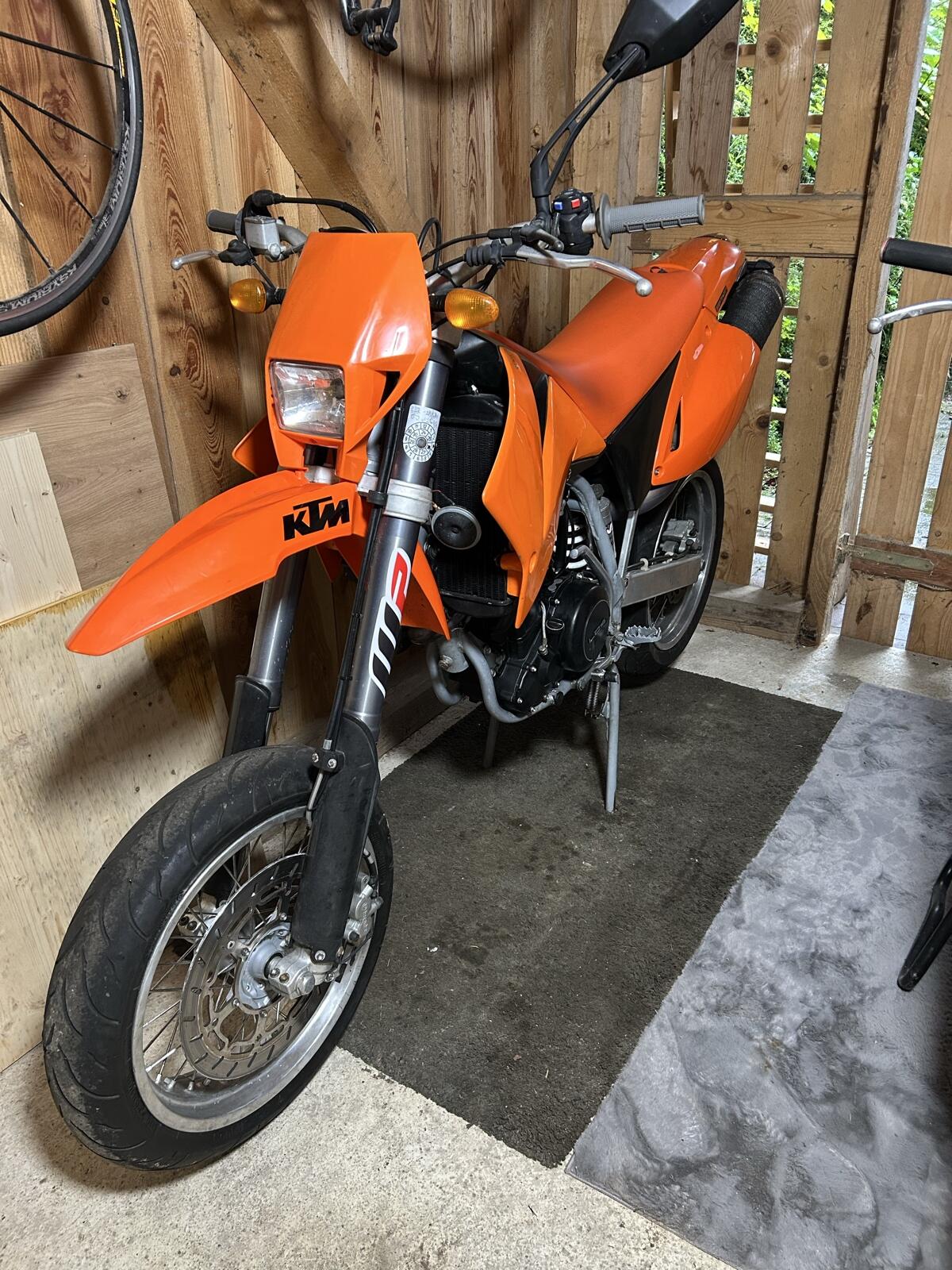 KTM LC4 Supermoto 2