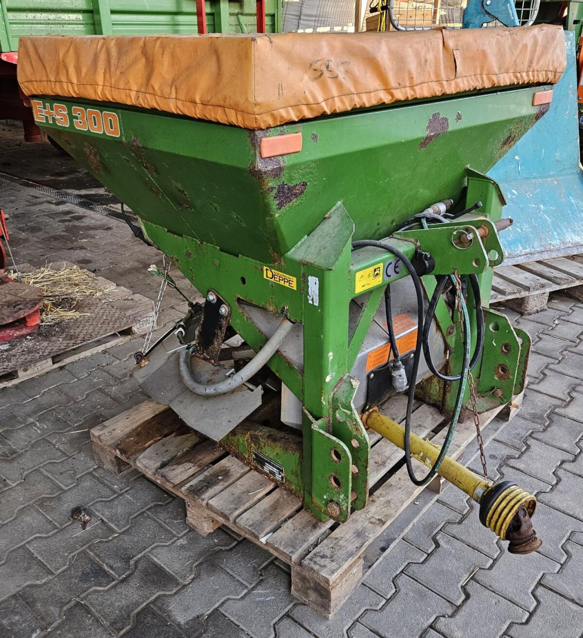 Amazone E+S 300 Salzstreuer 1