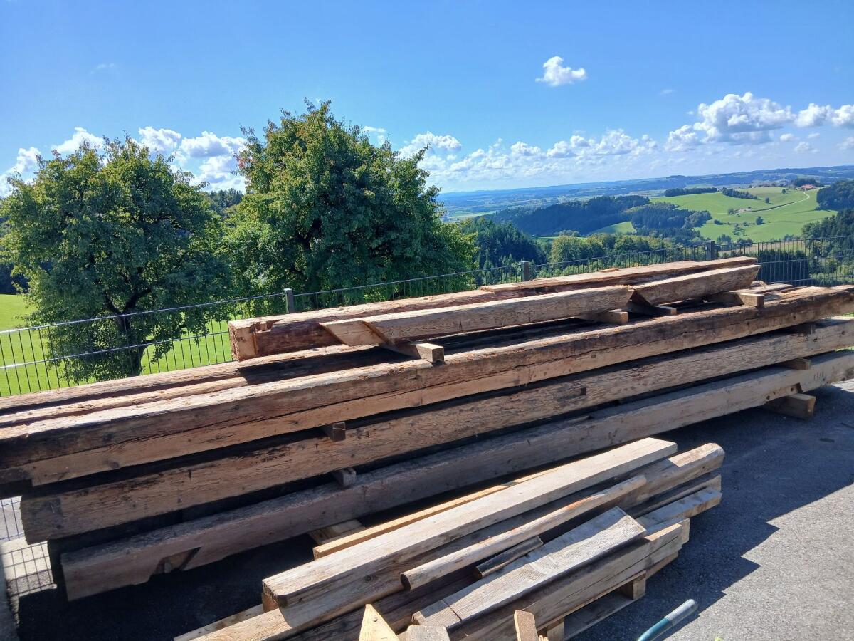 Handgehackte Altholz Balken, Holztram, Holzbalken 2