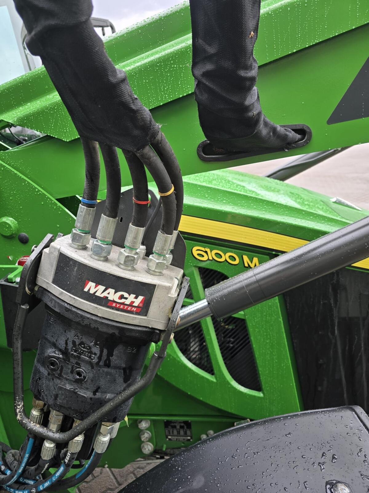 John Deere 6100M 2