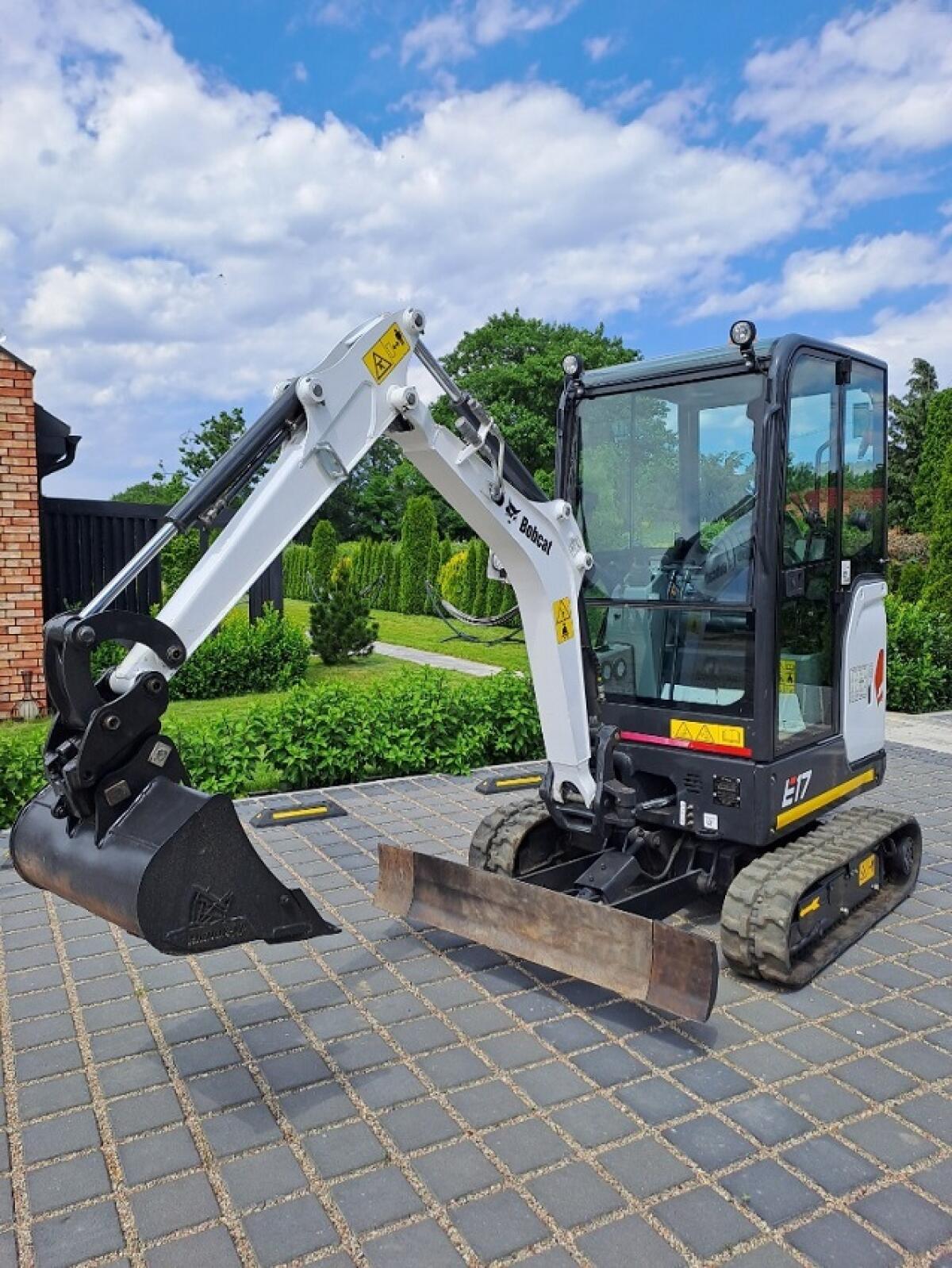 Bobcat E17 1