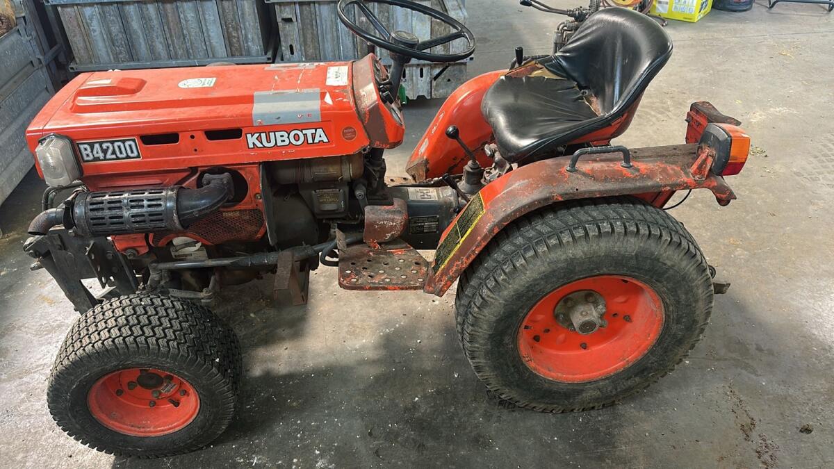Kubota B4200 2