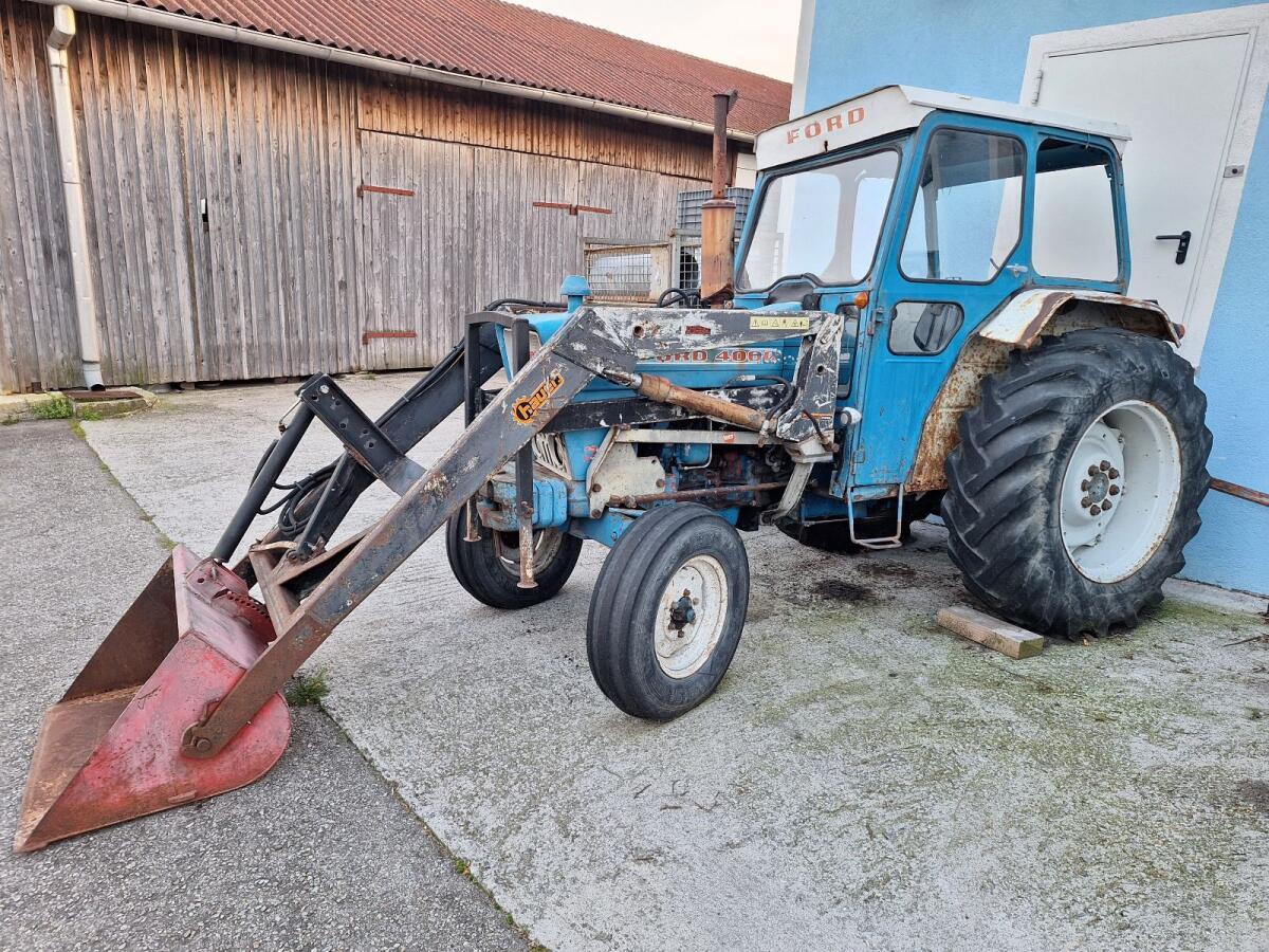 Traktor Ford 4000 3