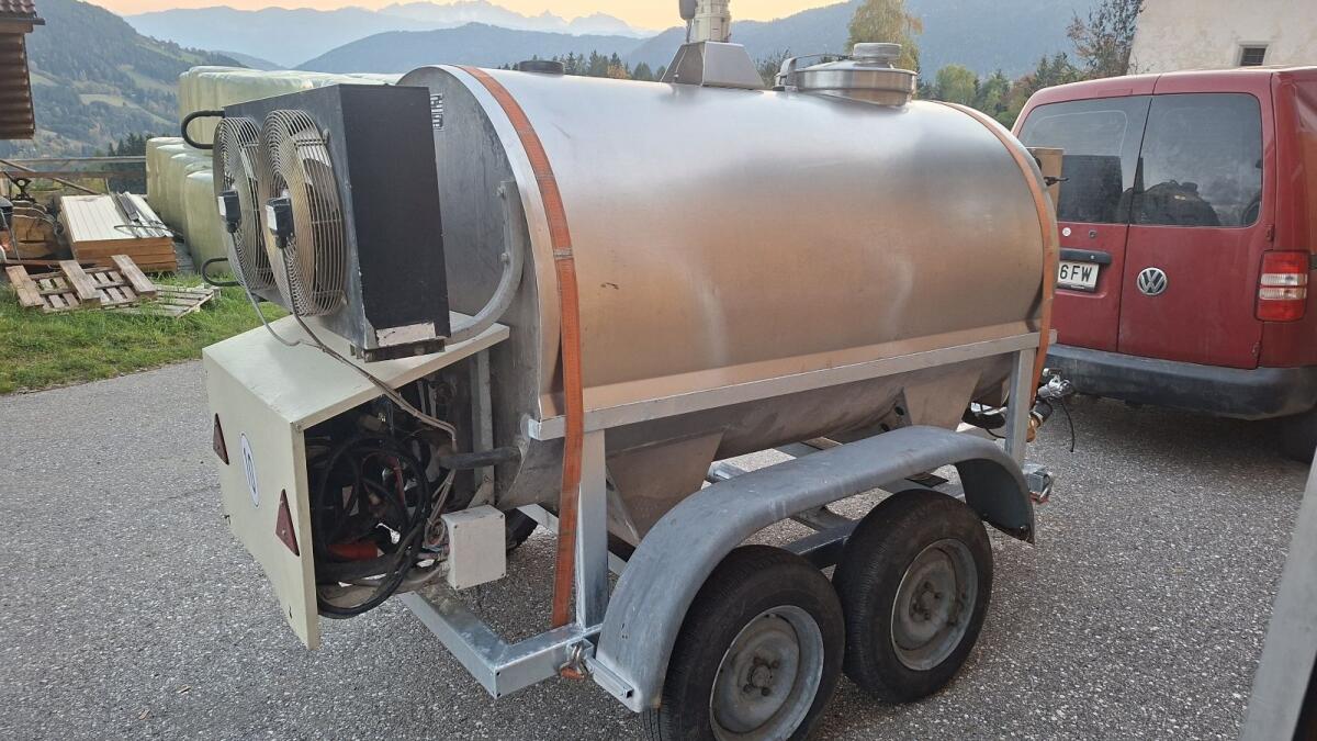 Fahrbarer Milchtank 2