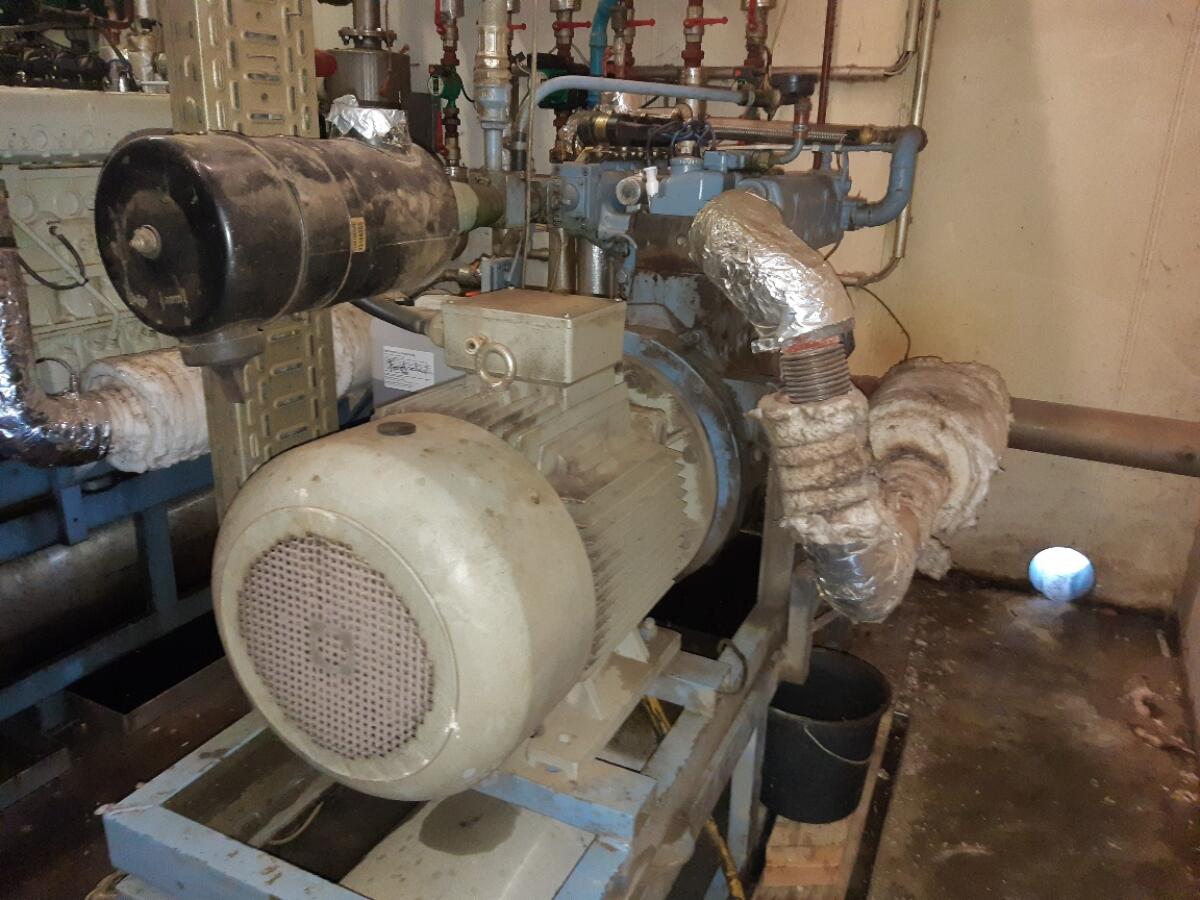 Biogasmotor 6 Zylinder und 4 Zylinder 3