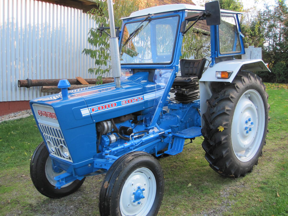 Traktor Ford 3055 2