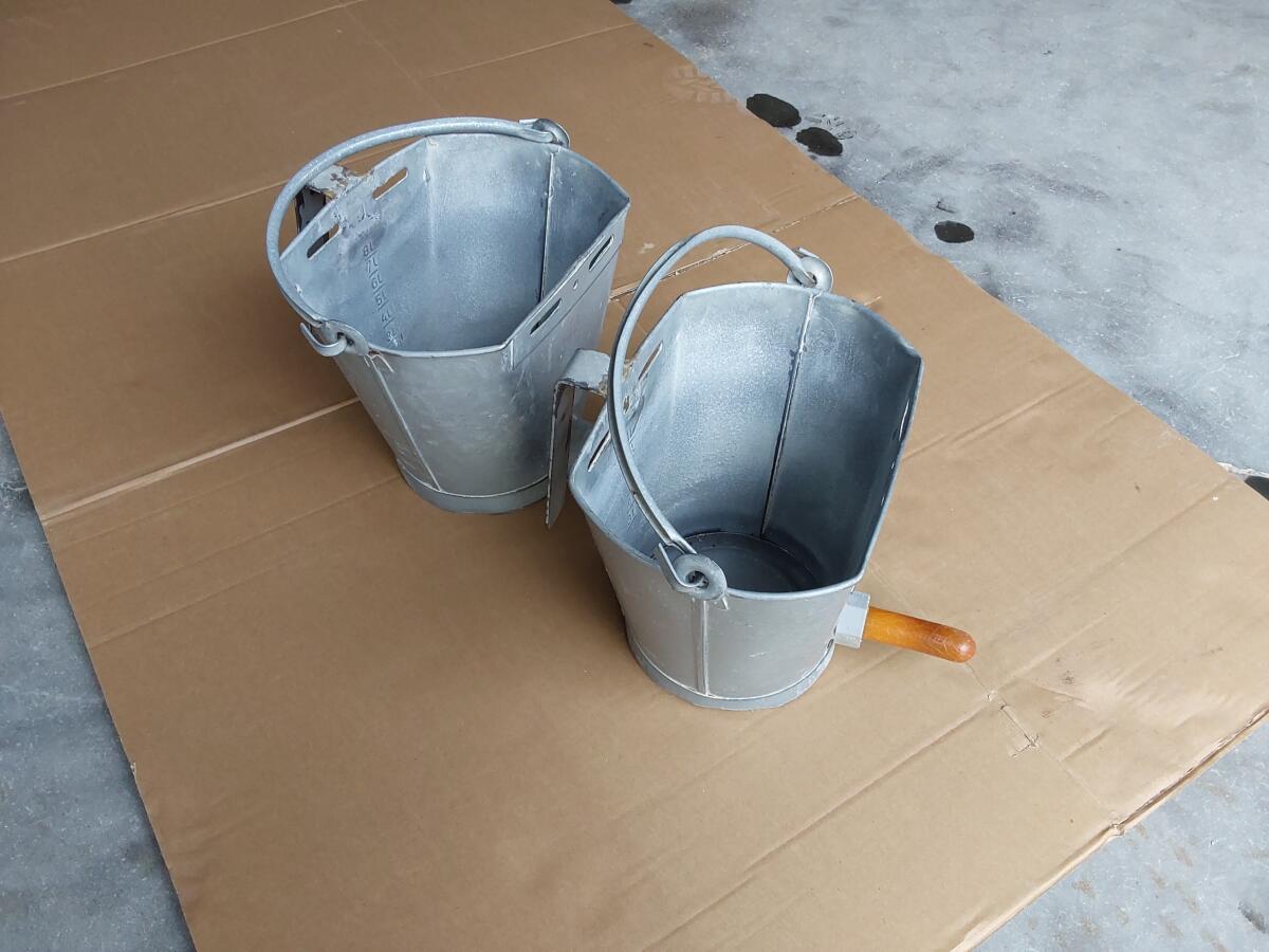 2 Kälberfutterkübel, Tränkeeimer Stahl 2
