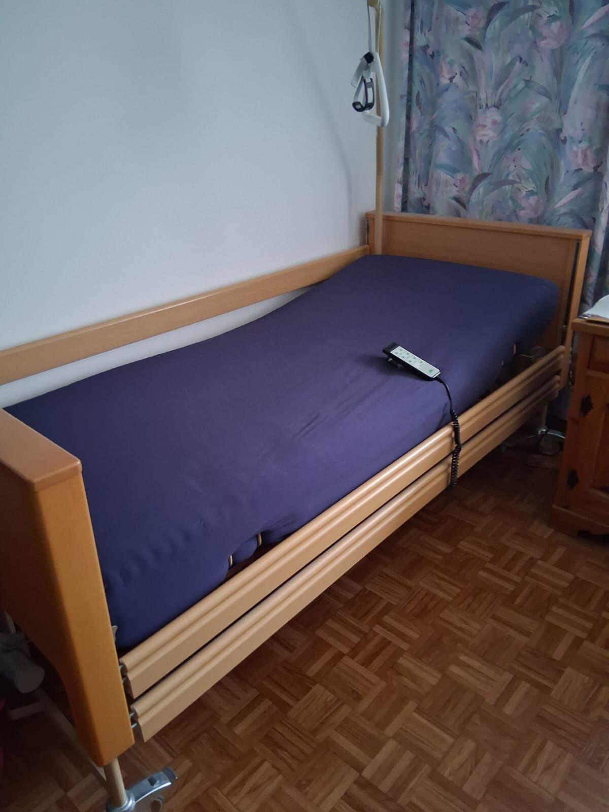 Pflegebett 1