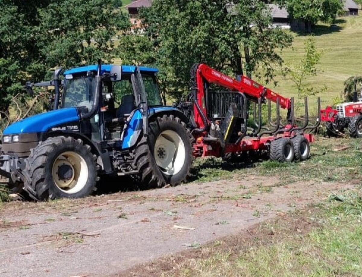 New Holland TS115 2
