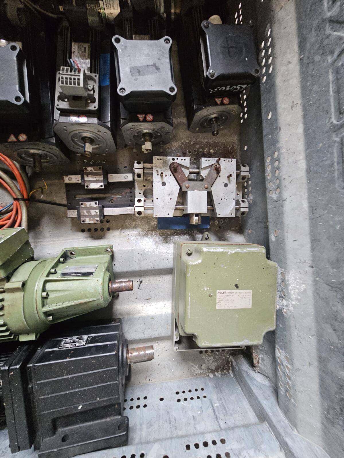 Servoregler Lenze Motoren Getriebemotoren Linearführung 1