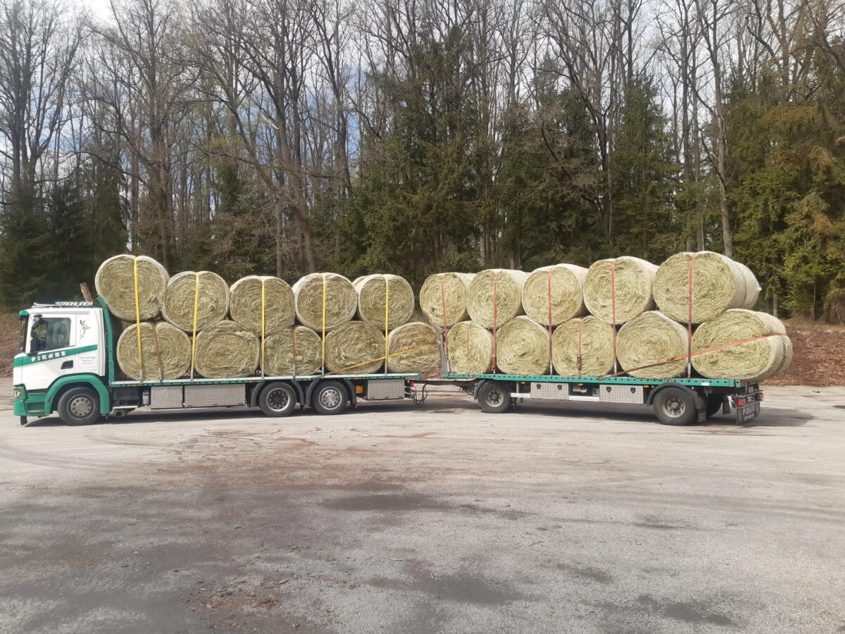 Verkaufe Stroh, Heu, Grumet und Silageballen 3