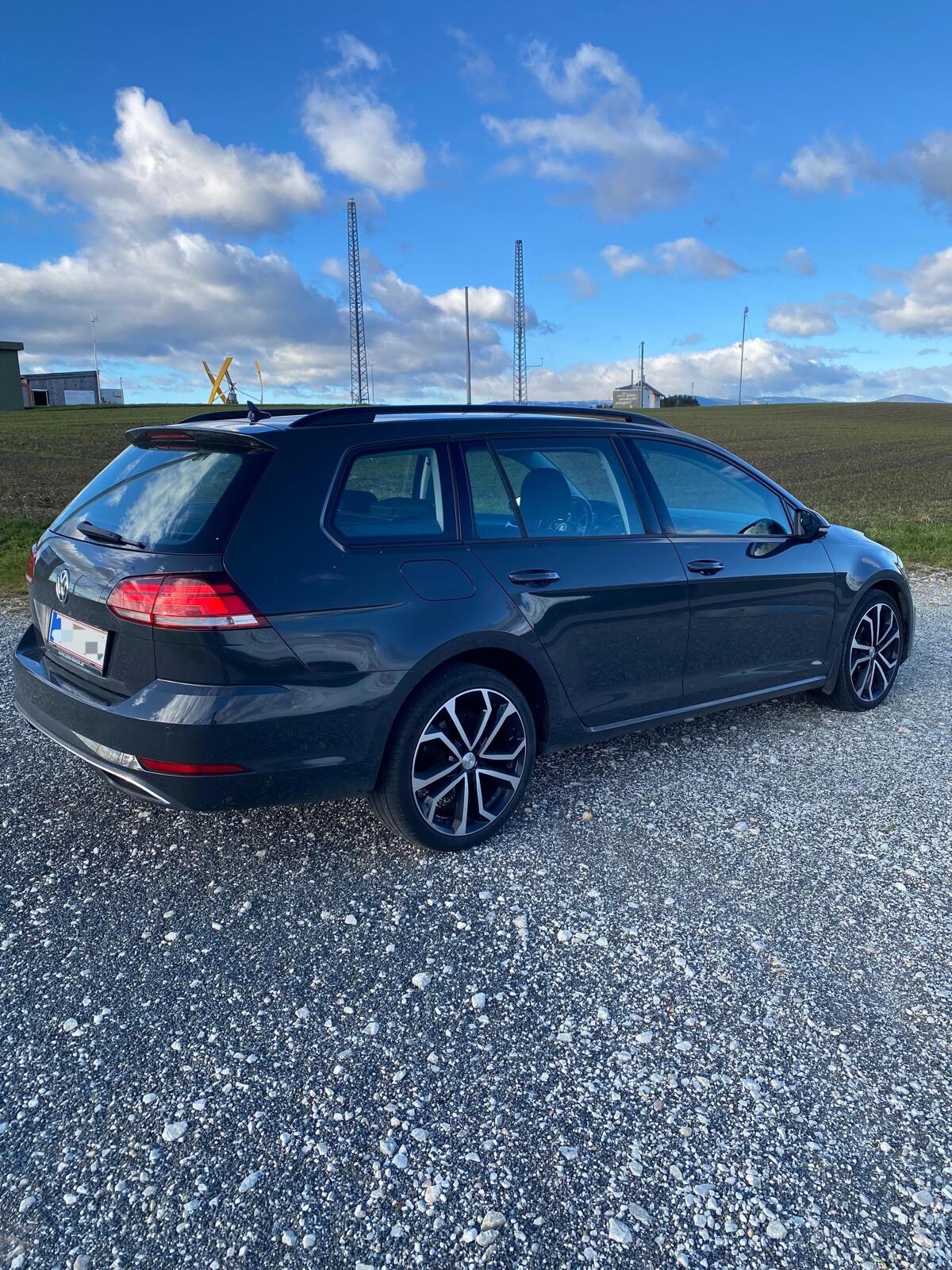 VW Golf Variant Comfortline 1,6 TDI SCR DSG Kombi 3