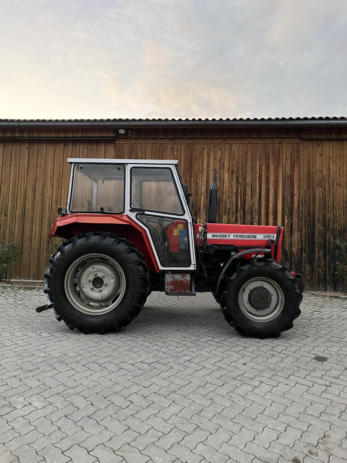 Massey Ferguson 253 3