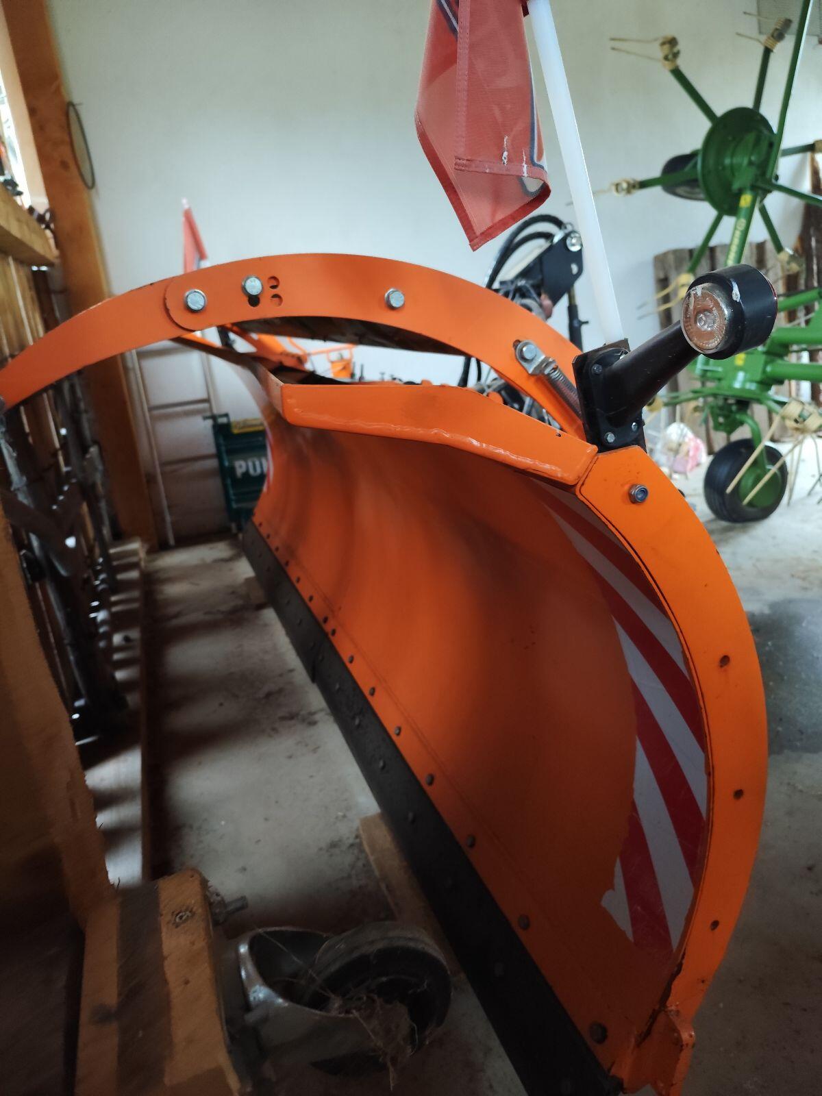 Pronar Schneepflug PU 3300 2