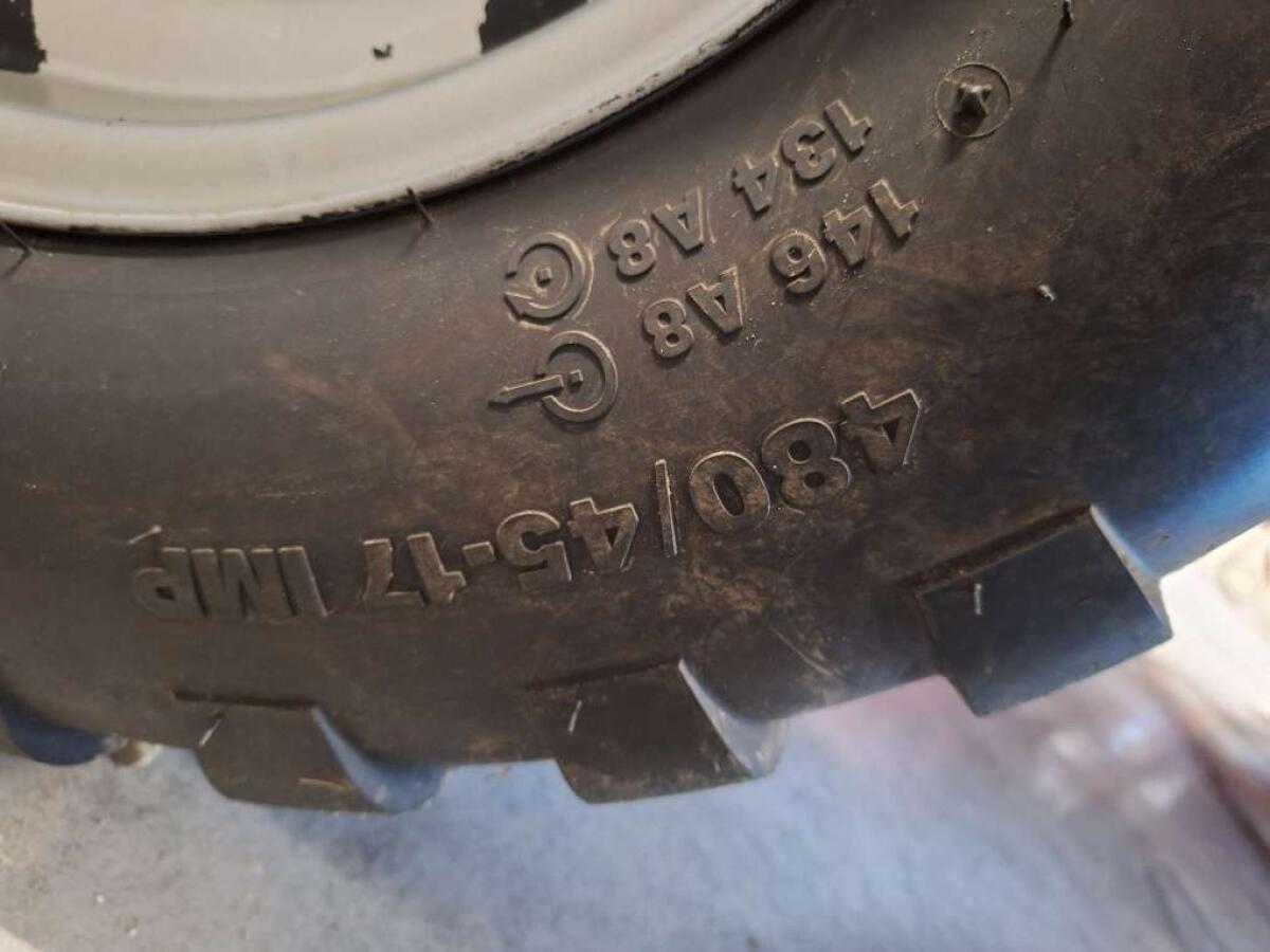 Kompletträder 480/45 R 17 Vredestein Flotation+ 3