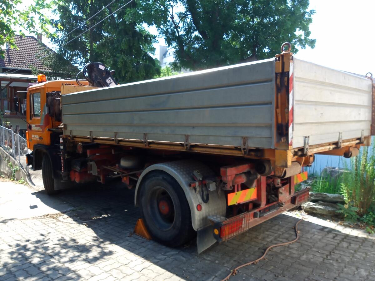 Verkaufen vielseitigen MAN F90 18.272 3