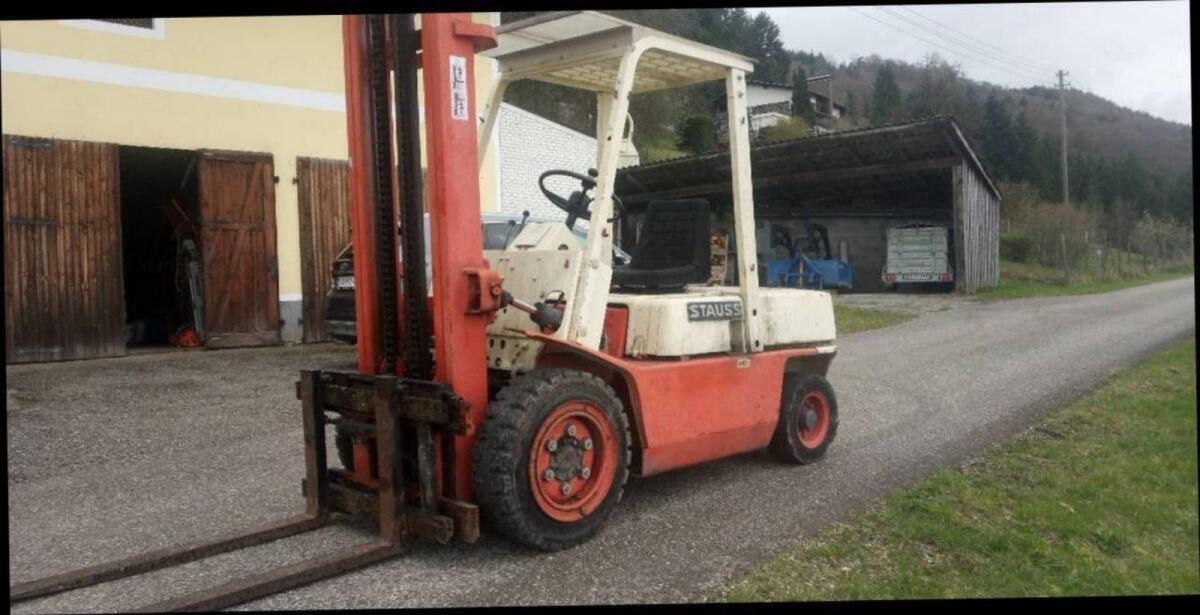 Nissan Datsun Stapler 3