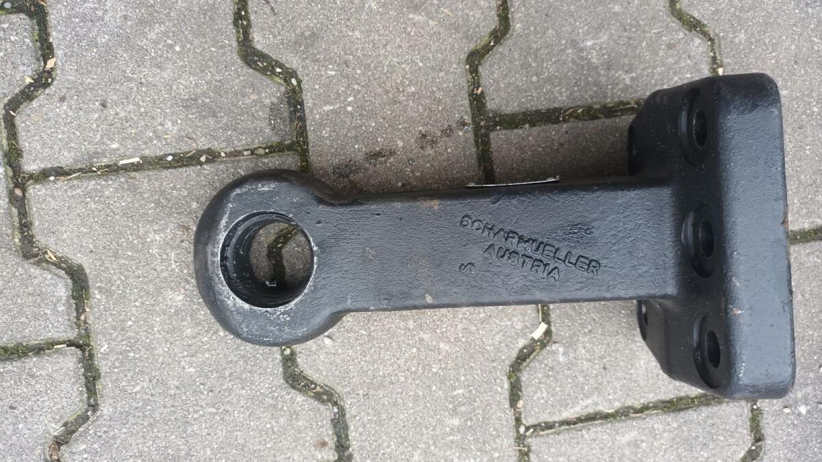 Flanschzugöse 3