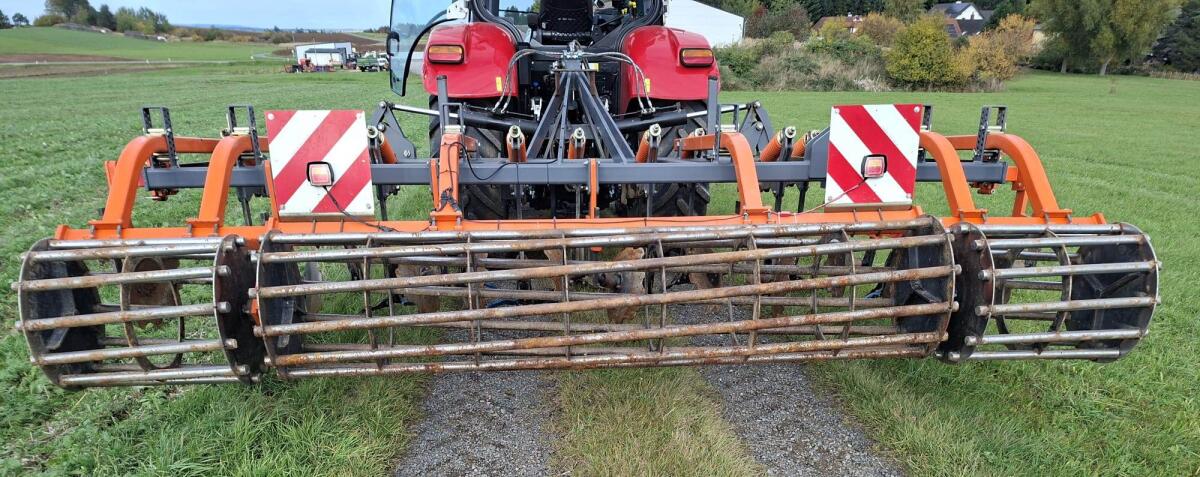 Grubber Mandam Flügelschar steingesichert 4,8 m neu bestückt 3