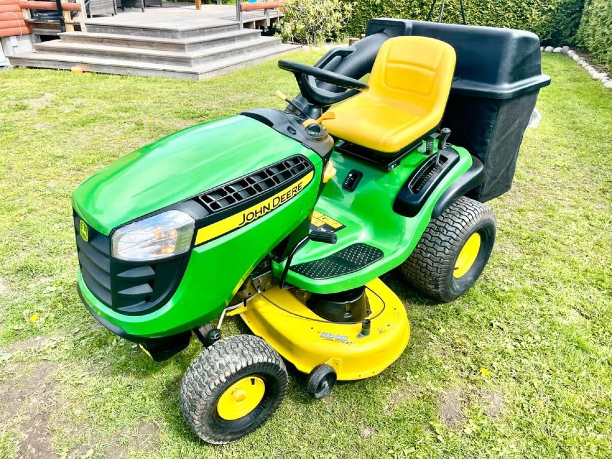 John Deere X125 Rasentraktor 2