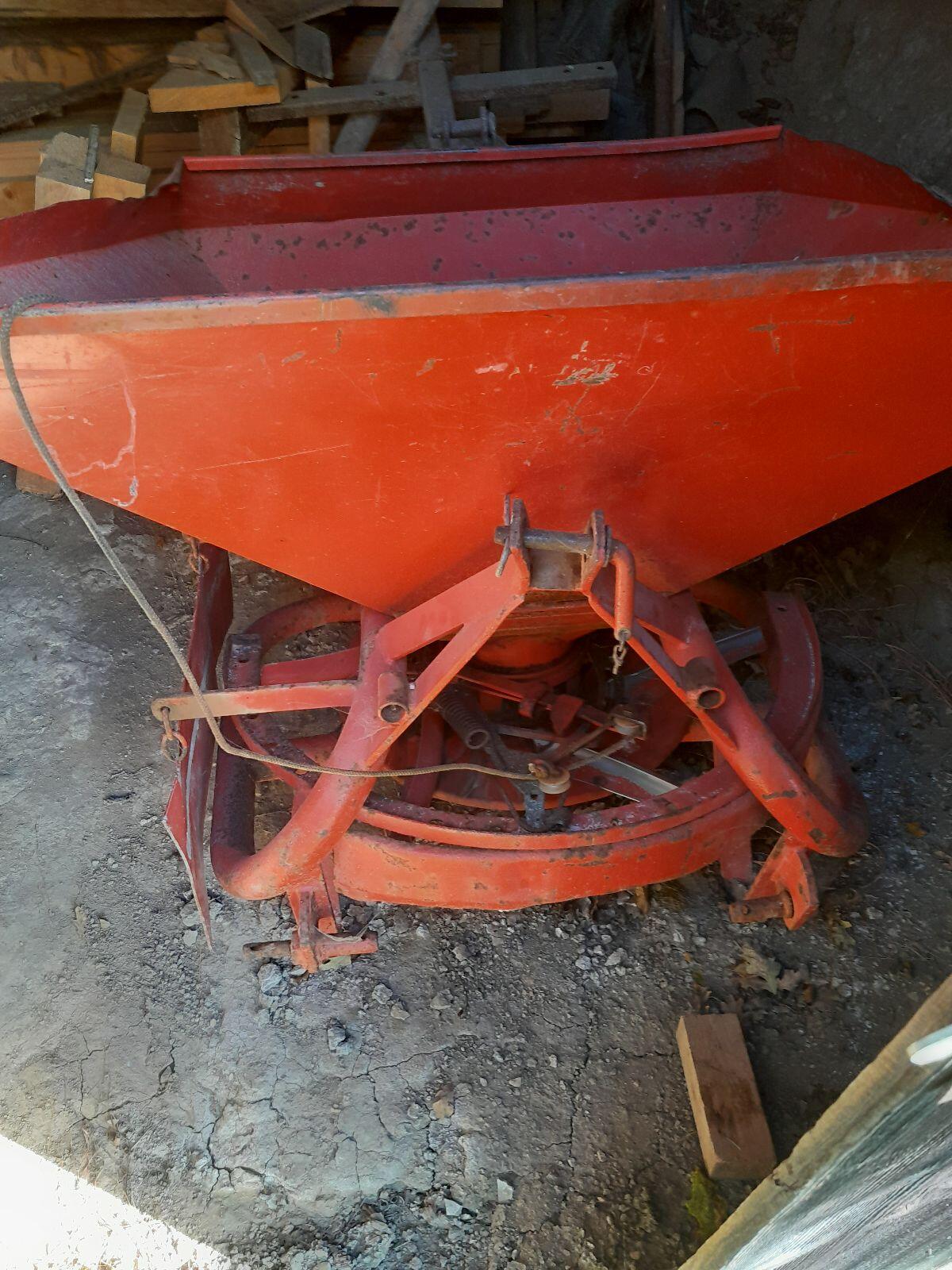 Grubber, Pflug, Streuer, Sämaschine 3