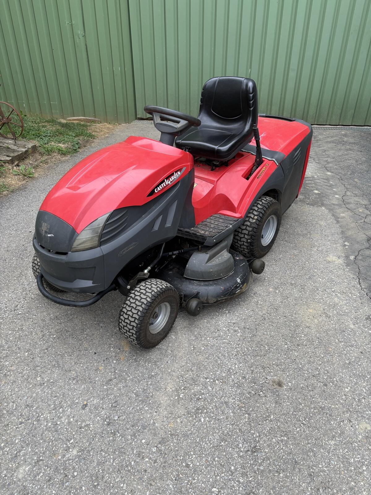 Rasenmäher Traktor Castelgarden XX220HDE 1
