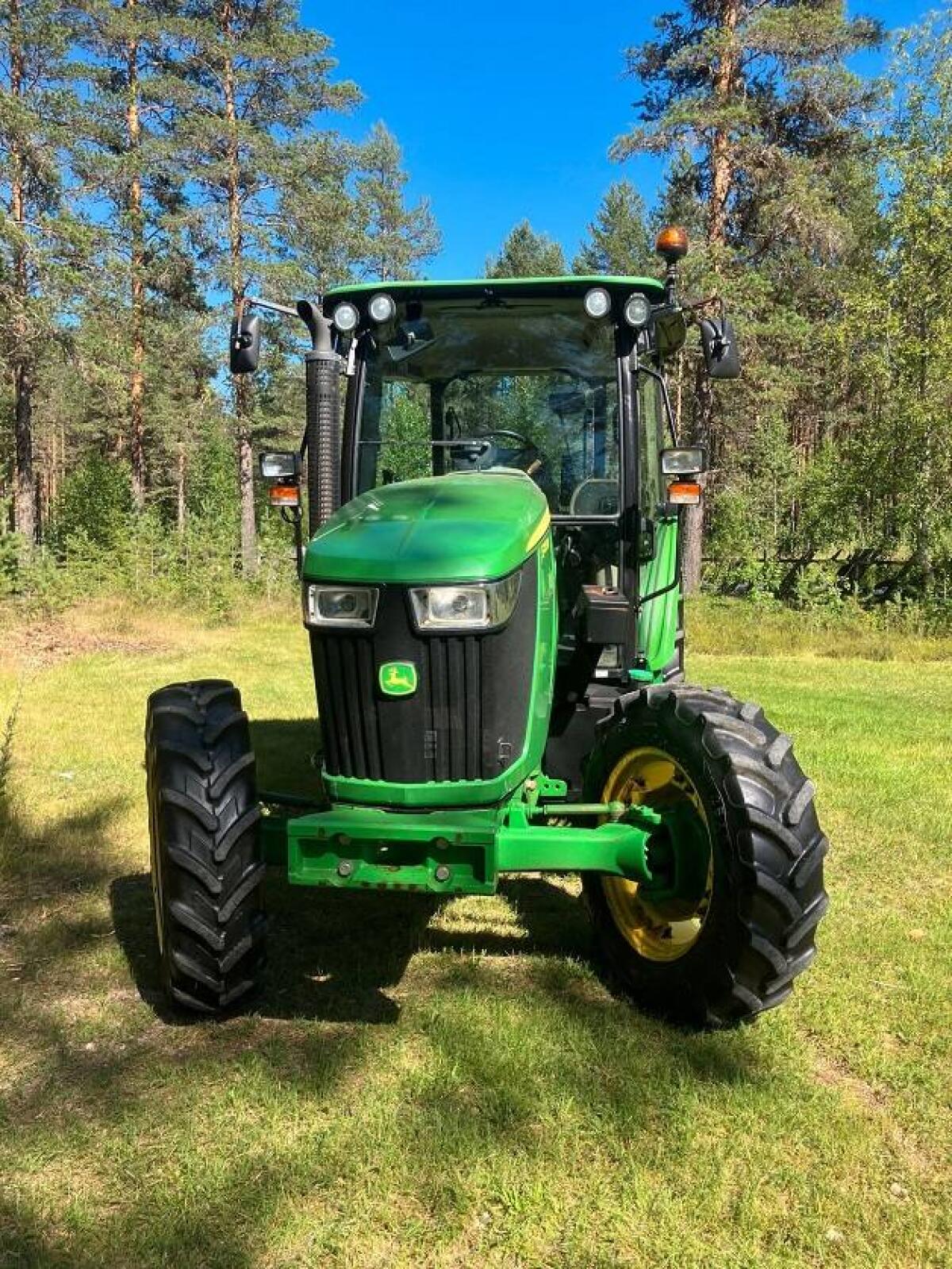 John Deere 5085M 2