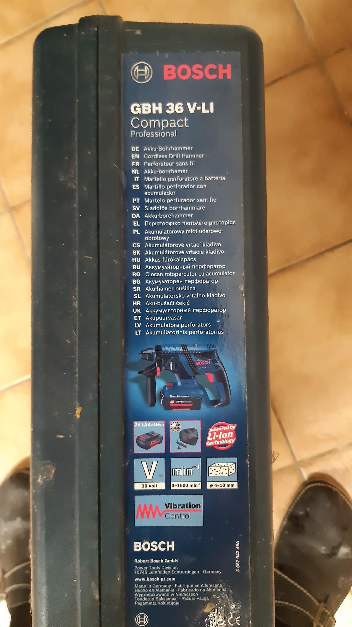Bosch 36 V Akku-Bohrhammer 1