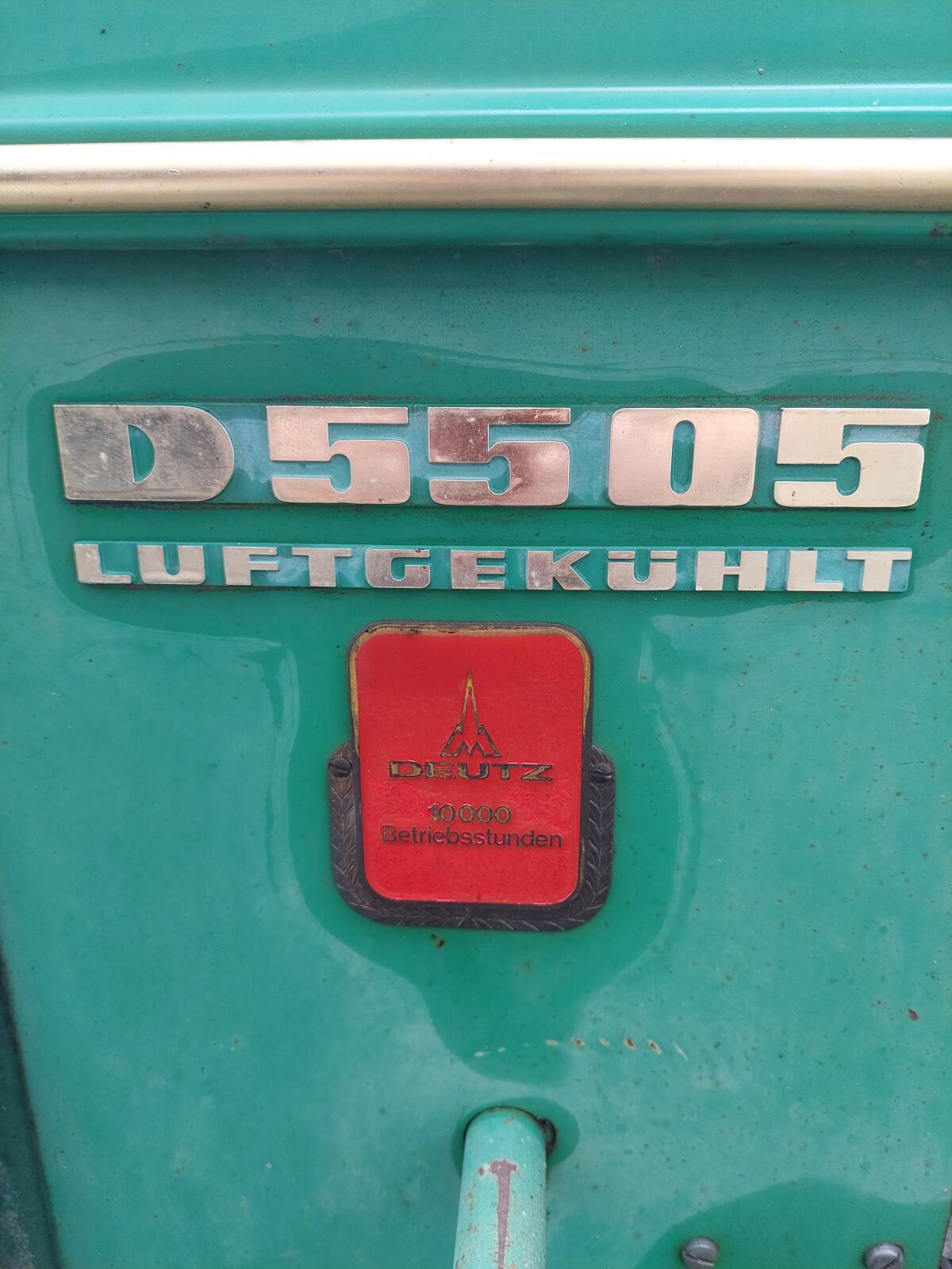 Traktor Deutz-Fahr D5505 2